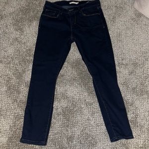 Levi’s Classic Mid-Rise Skinny Jeans